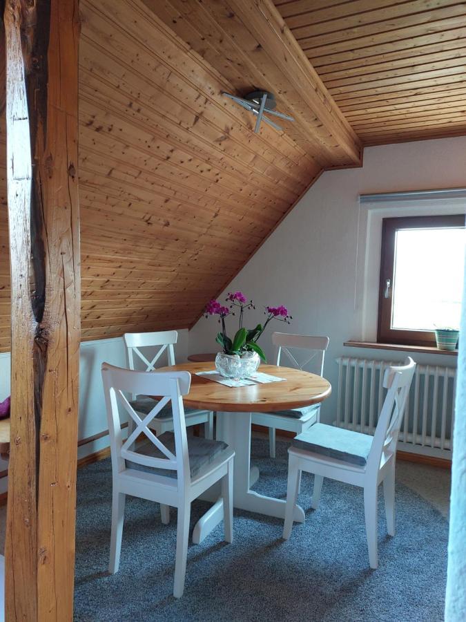 Dachgeschosswohnung Mit Burgblick In Kues แบร์นคาสเทล-คืสท์ ภายนอก รูปภาพ