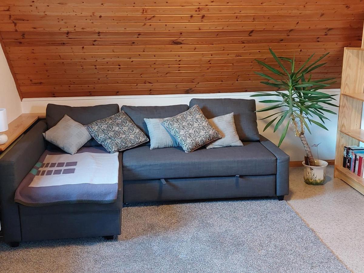 Dachgeschosswohnung Mit Burgblick In Kues แบร์นคาสเทล-คืสท์ ภายนอก รูปภาพ