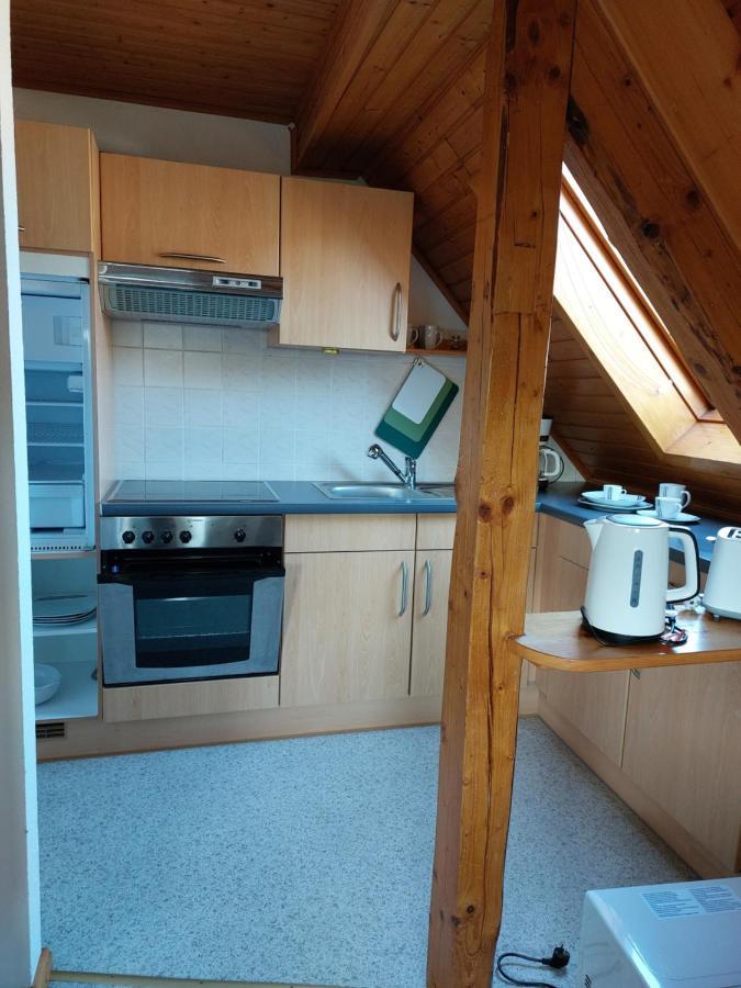 Dachgeschosswohnung Mit Burgblick In Kues แบร์นคาสเทล-คืสท์ ภายนอก รูปภาพ