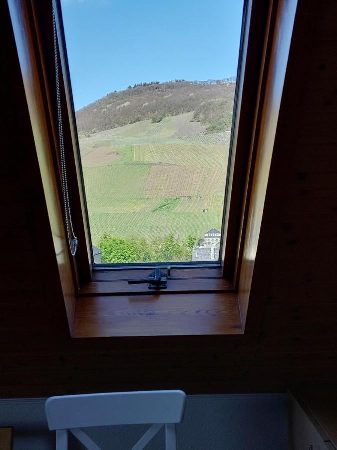 Dachgeschosswohnung Mit Burgblick In Kues แบร์นคาสเทล-คืสท์ ภายนอก รูปภาพ