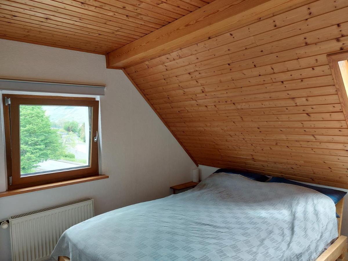 Dachgeschosswohnung Mit Burgblick In Kues แบร์นคาสเทล-คืสท์ ภายนอก รูปภาพ